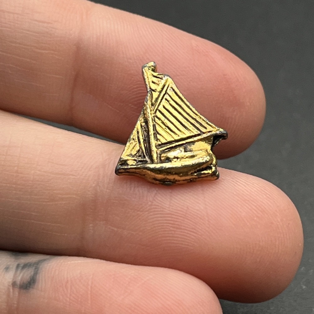 Sailboat Tiny Gold‎ Tone Lapel Hat Pin